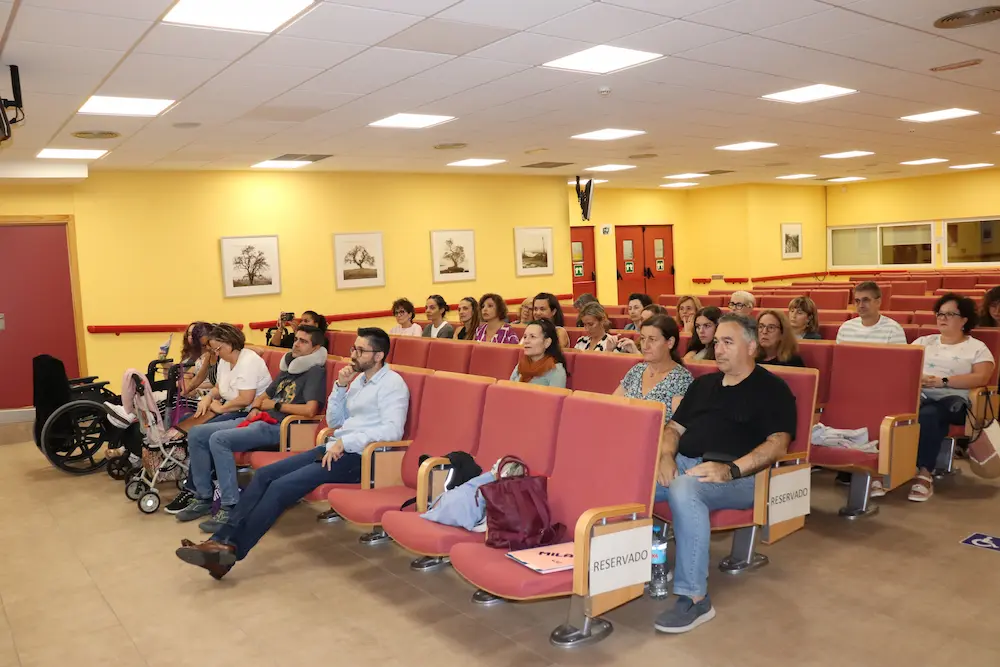 Primer Encuentro Presencial de Pacientes en el CREER - Foto 4